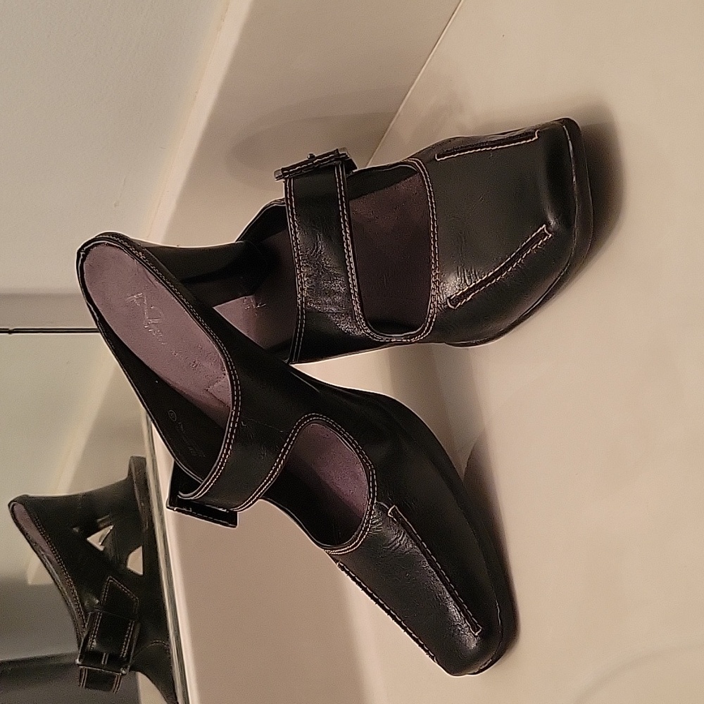 Black Heel A2 by Aerosoles